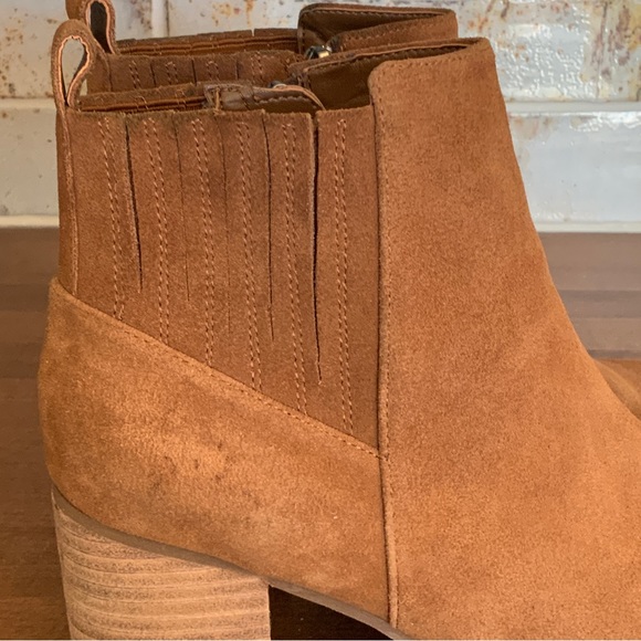 Blondo Noa Suede Weatherproof Ankle Booties Size 10 M - Picture 13 of 16